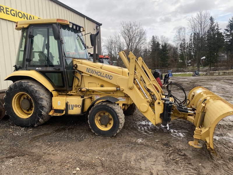 New Holland LV80 Industrial Tractor Loader w/plow