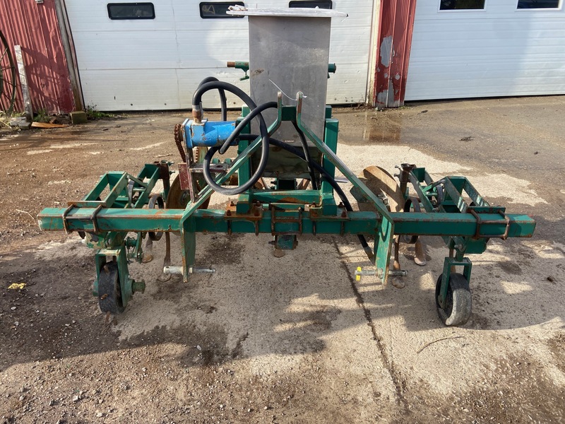 Tillage - Discs  Disc Hiller - 3PT Photo
