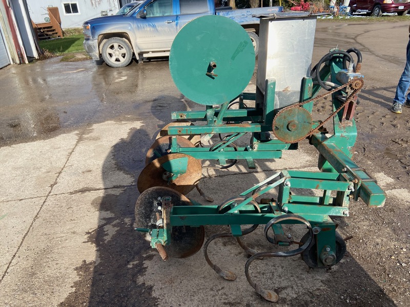 Tillage - Discs  Disc Hiller - 3PT Photo