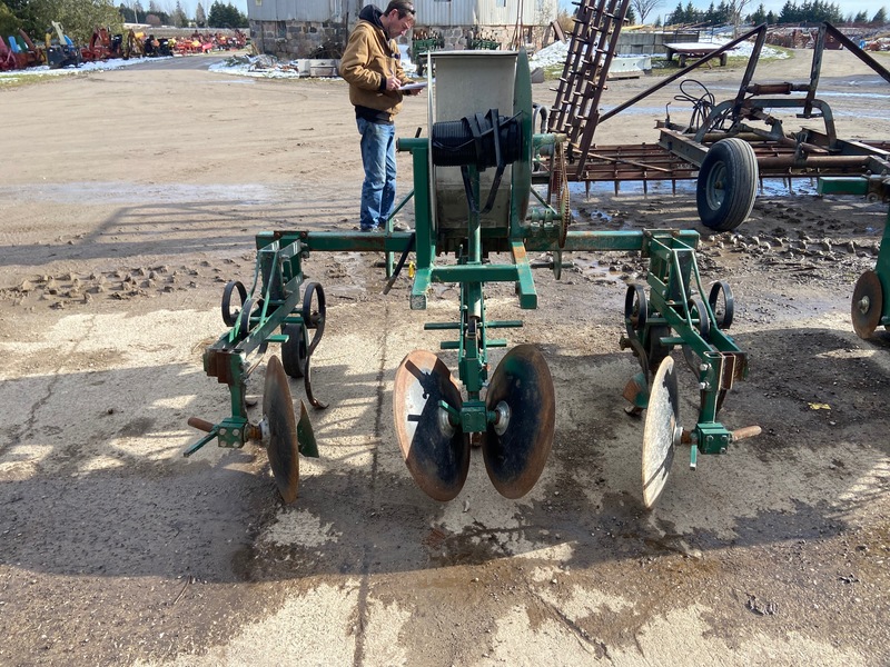 Tillage - Discs  Disc Hiller - 3PT Photo