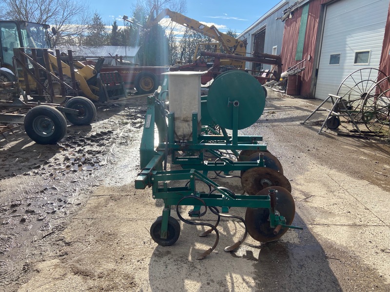 Tillage - Discs  Disc Hiller - 3PT Photo