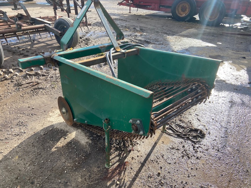 Vegetable Equipment  Potato Digger - 3PT Photo