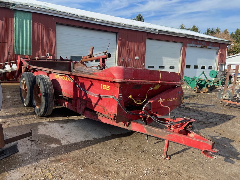 Manure Equipment  Manure Spreader - New Holland 185 Photo