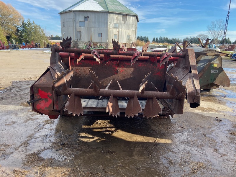 Manure Equipment  Manure Spreader - New Holland 185 Photo