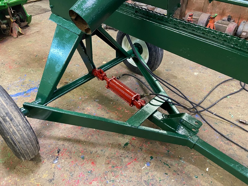 Manure Equipment  Husky Manure Pump - 6" x 10.5' Photo