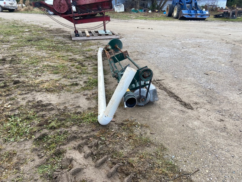 Manure Equipment  Husky Manure Pump - 3.5" x 8.5' Photo