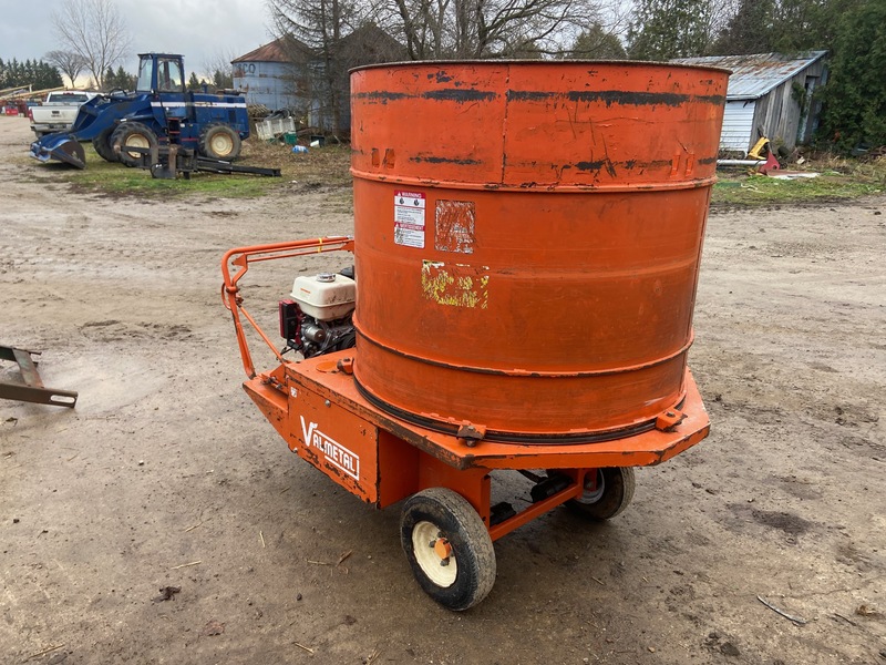 Hay/Forage/Livestock  Valmetal Bale Chopper Photo