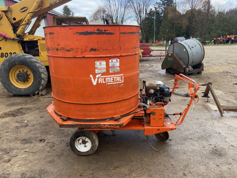 Hay/Forage/Livestock  Valmetal Bale Chopper Photo