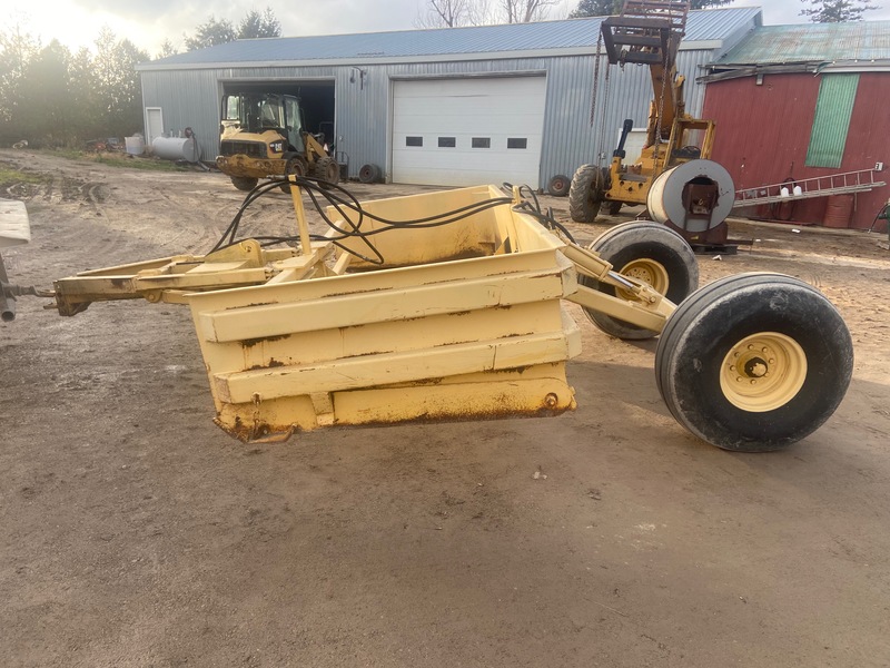 Construction  Box Scraper - 12FT - Hydraulic Lift Photo