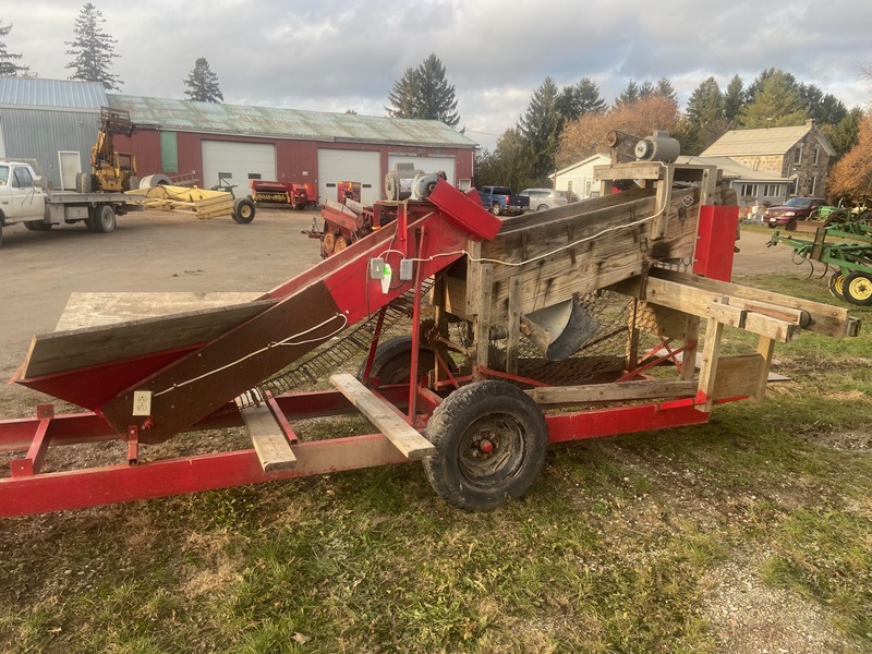 Vegetable Equipment  Boggs Potato + Onion Grader Photo