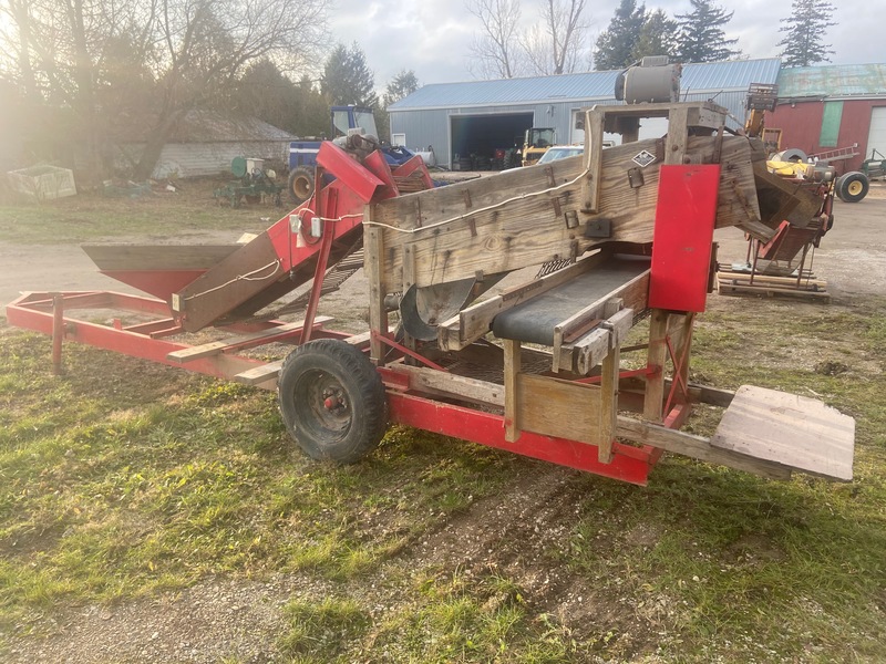 Vegetable Equipment  Boggs Potato + Onion Grader Photo