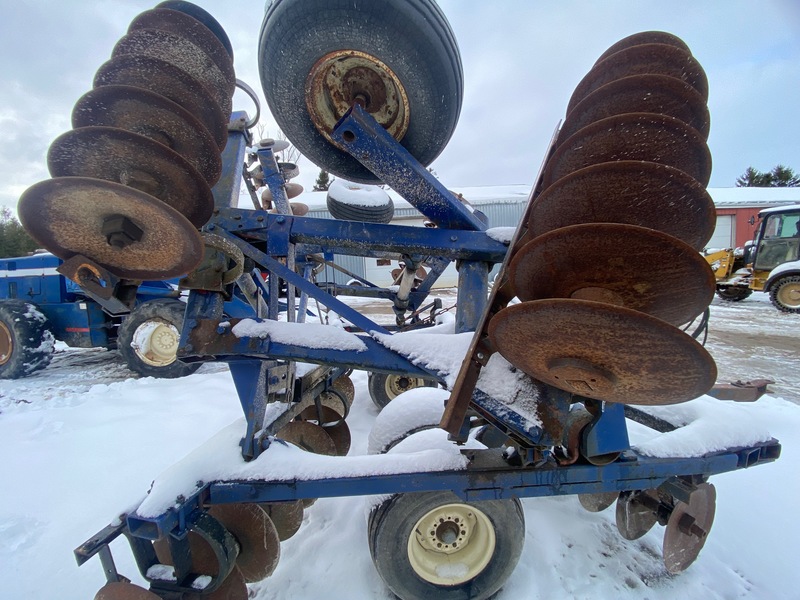 Tillage - Discs  Ford Disc - 22FT Photo