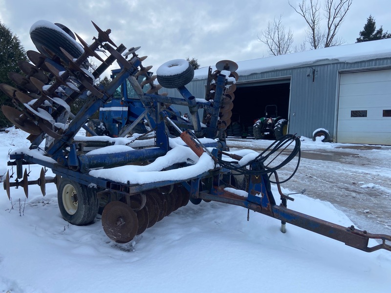 Tillage - Discs  Ford Disc - 22FT Photo