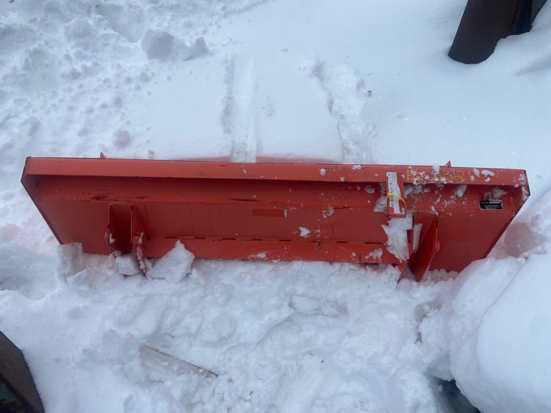 Attachments  Kubota Bucket - 5' Photo