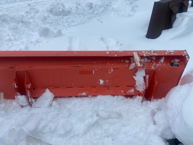 Attachments  Kubota Bucket - 5' Photo