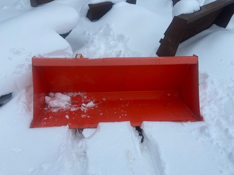 Attachments  Kubota Bucket - 5' Photo