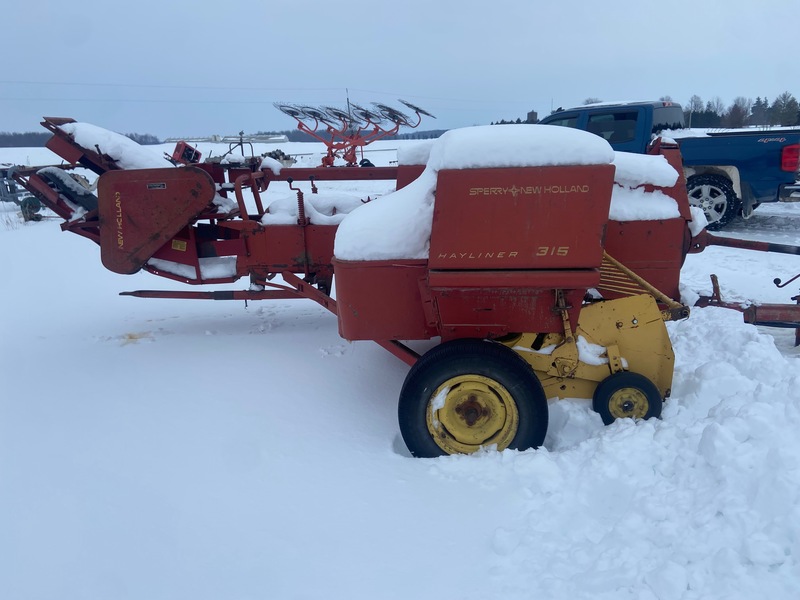 Hay/Forage/Livestock  NH 315 Baler Photo