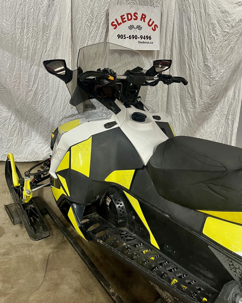 Snowmobiles  2016 Ski-Doo MXZX 1200 Photo