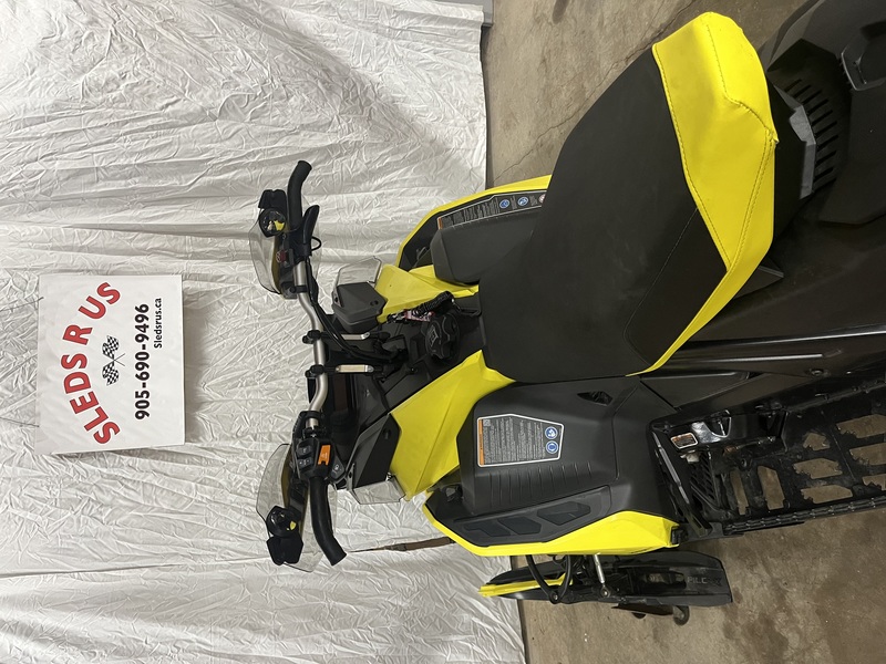 Snowmobiles  2022 Ski-Doo 600R Renegade  Photo