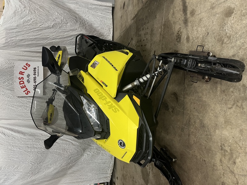 Snowmobiles  Ski-Doo Renegade Photo