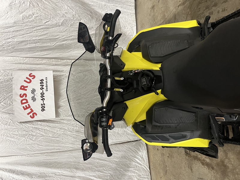 Snowmobiles  Ski-Doo Renegade Photo