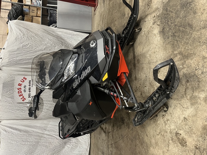 Snowmobiles  Ski-Doo Photo