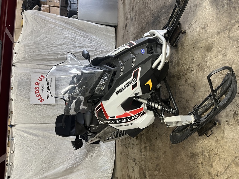 Snowmobiles  Polaris Voyageur Photo