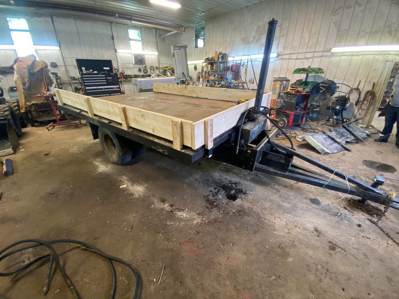 Wagons  Dump Trailer - 7.5' x 11' Photo