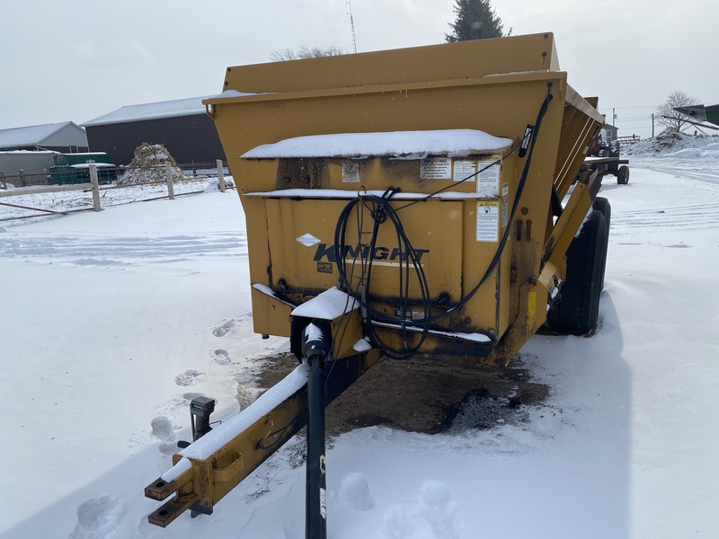 Kuhn Knight 8124 Manure Spreader for sale 