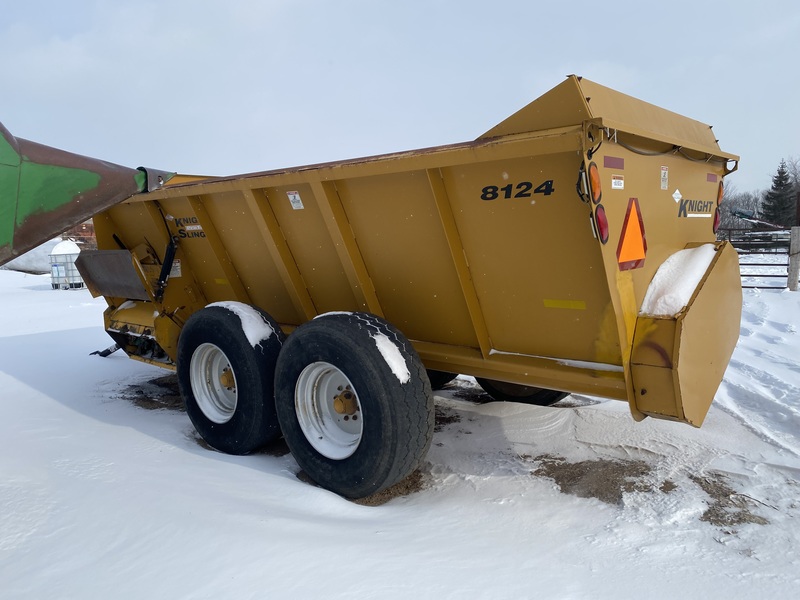Kuhn Knight 8124 Manure Spreader for sale 