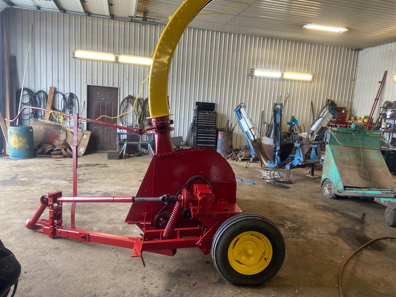 Harvesting Equipment  Gehl Crop Chopper  Photo