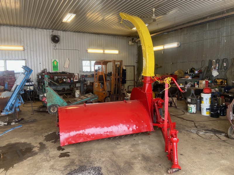 Harvesting Equipment  Gehl Crop Chopper  Photo