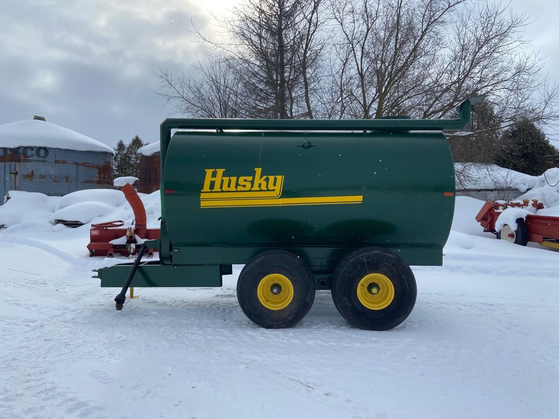 Manure Equipment  Husky Manure Tank Photo