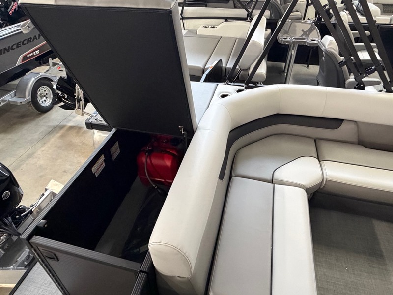 Princecraft Boats  2026 Princecraft Vectra 19L Pontoon Boat Photo