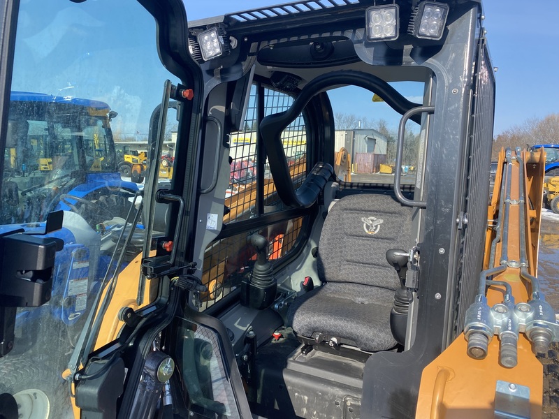 Case TR270B Compact Track Loader - ONLY 112hrs