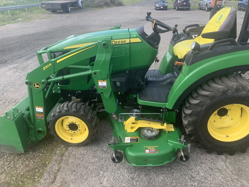 2018 John Deere 2032R