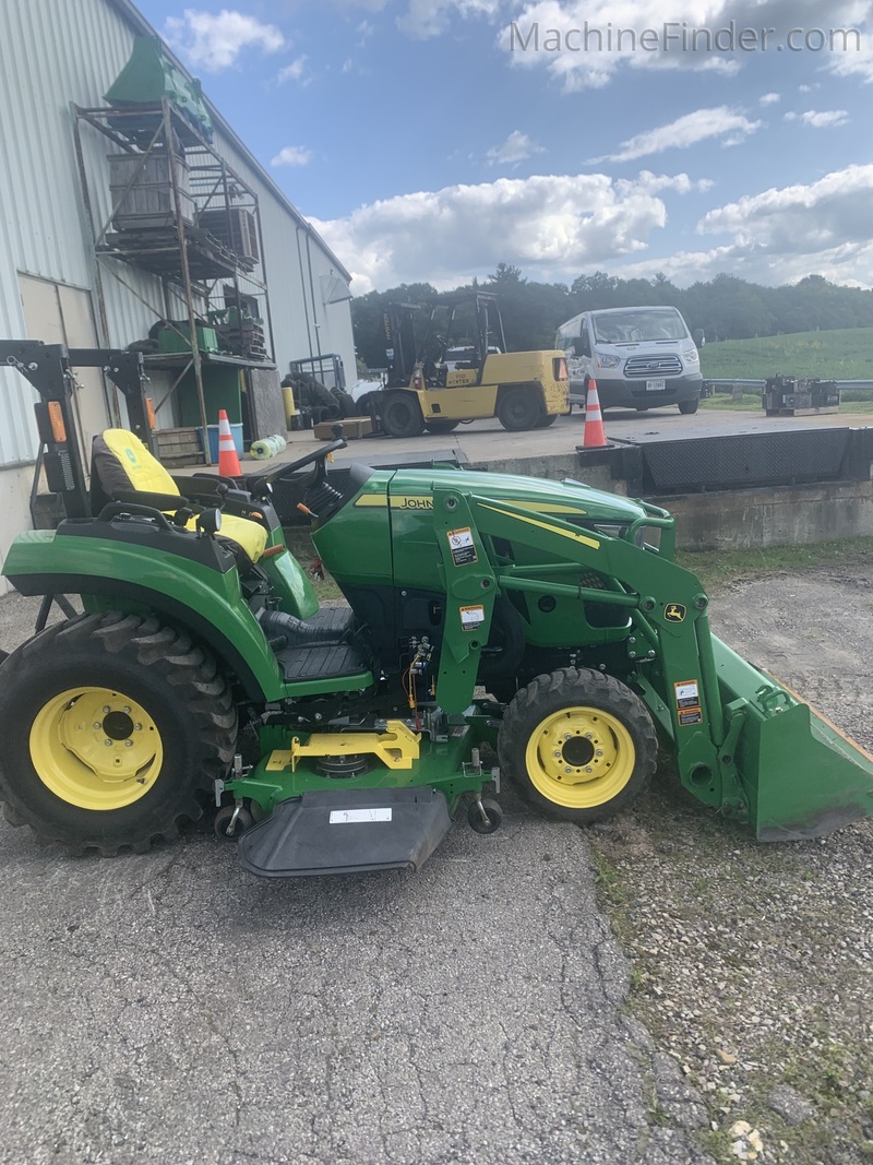 Property Maintenance  2018 John Deere 2032R Photo