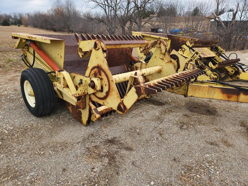 Rock Pickers and Rock Rakes  Degelman 570 Rock Picker Photo