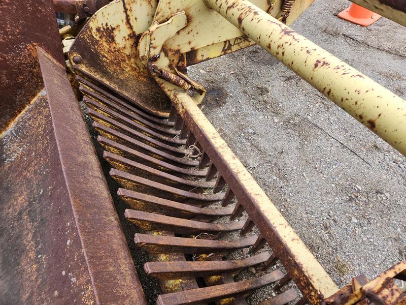 Rock Pickers and Rock Rakes  Degelman 570 Rock Picker Photo