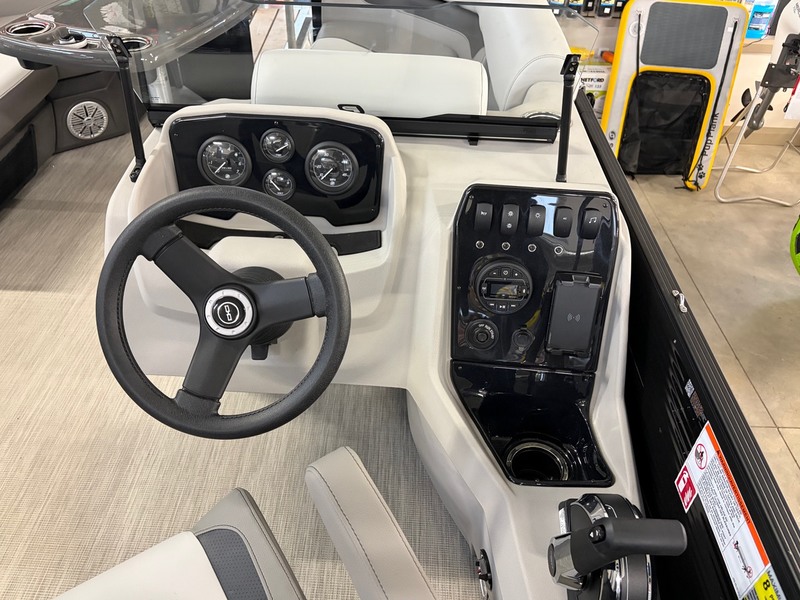 Princecraft Boats  2026 Princecraft Vectra 19 L Pontoon Boat Photo