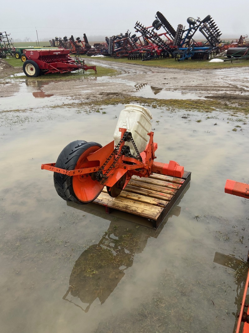 Planting  Allis Chalmers Planter - 1 Row - 3PT Photo