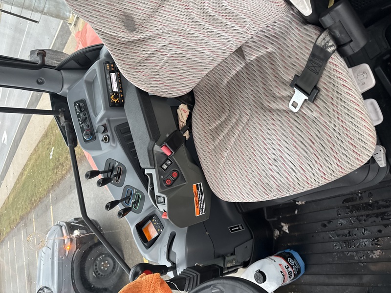 Kubota M6.101 Tractor with 10-16 Blade 