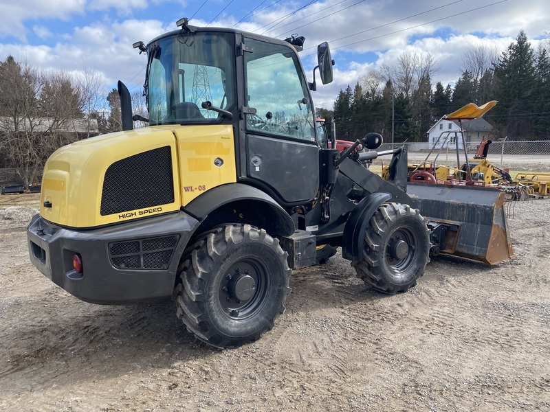 New Holland W80C Compact wheel loader 