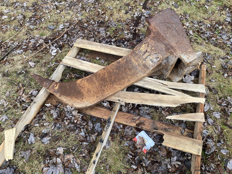 Backhoe Buckets and Frost Ripper for sale 