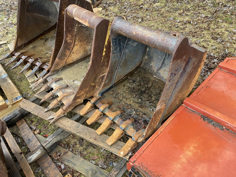 Backhoe Buckets and Frost Ripper for sale 