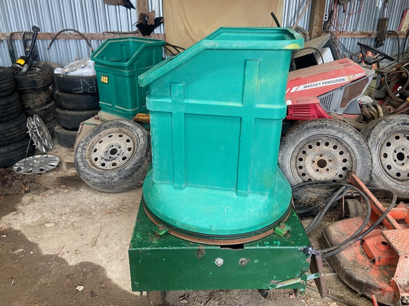 Hay/Forage/Livestock  WIC Bale Chopper Photo