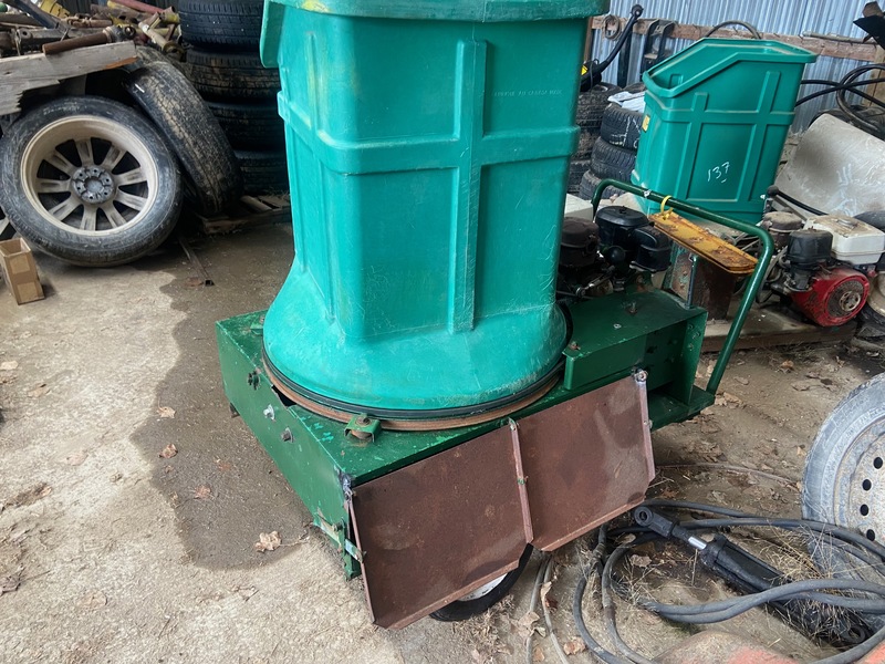 Hay/Forage/Livestock  WIC Bale Chopper Photo