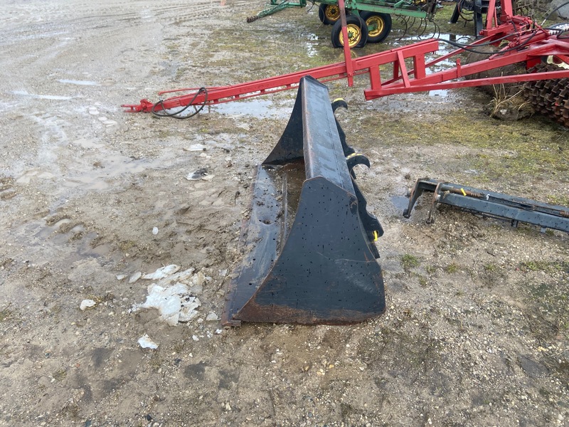 Attachments  Hardy Bucket - 6FT Photo