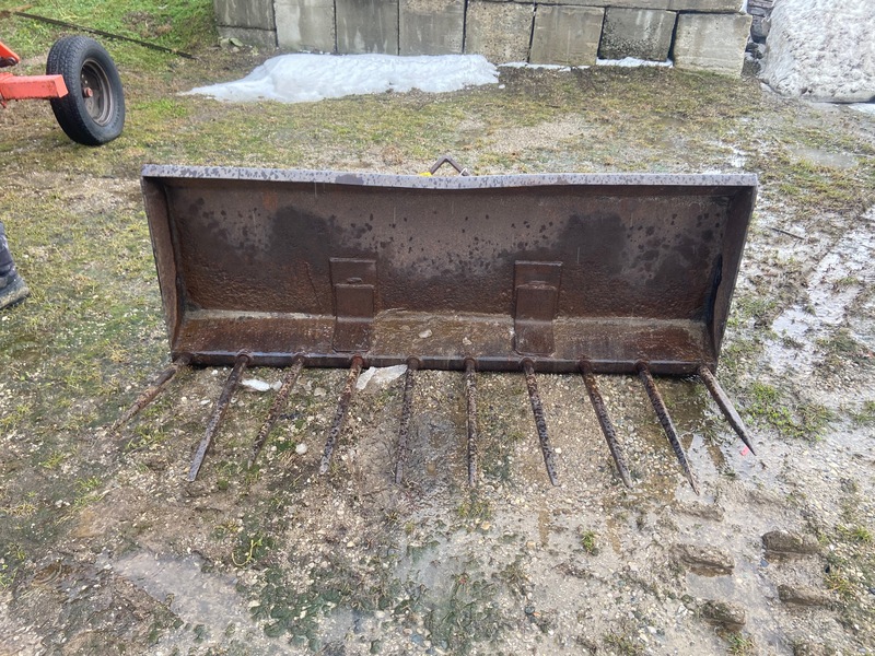 Manure Equipment  Manure Fork - 6FT Photo