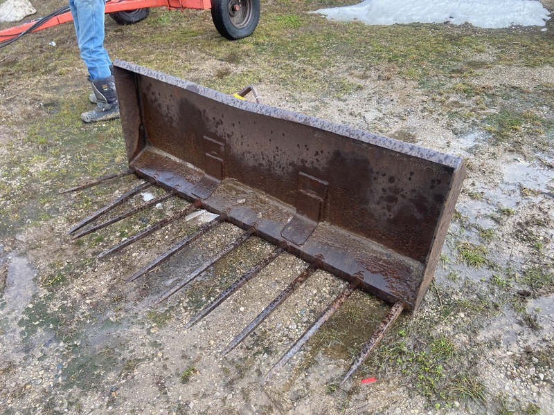 Manure Equipment  Manure Fork - 6FT Photo